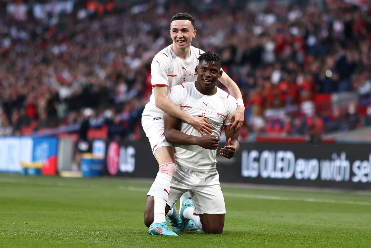 Inglaterra venció 2-1 a Suiza en amistoso celebrado en Wembley.