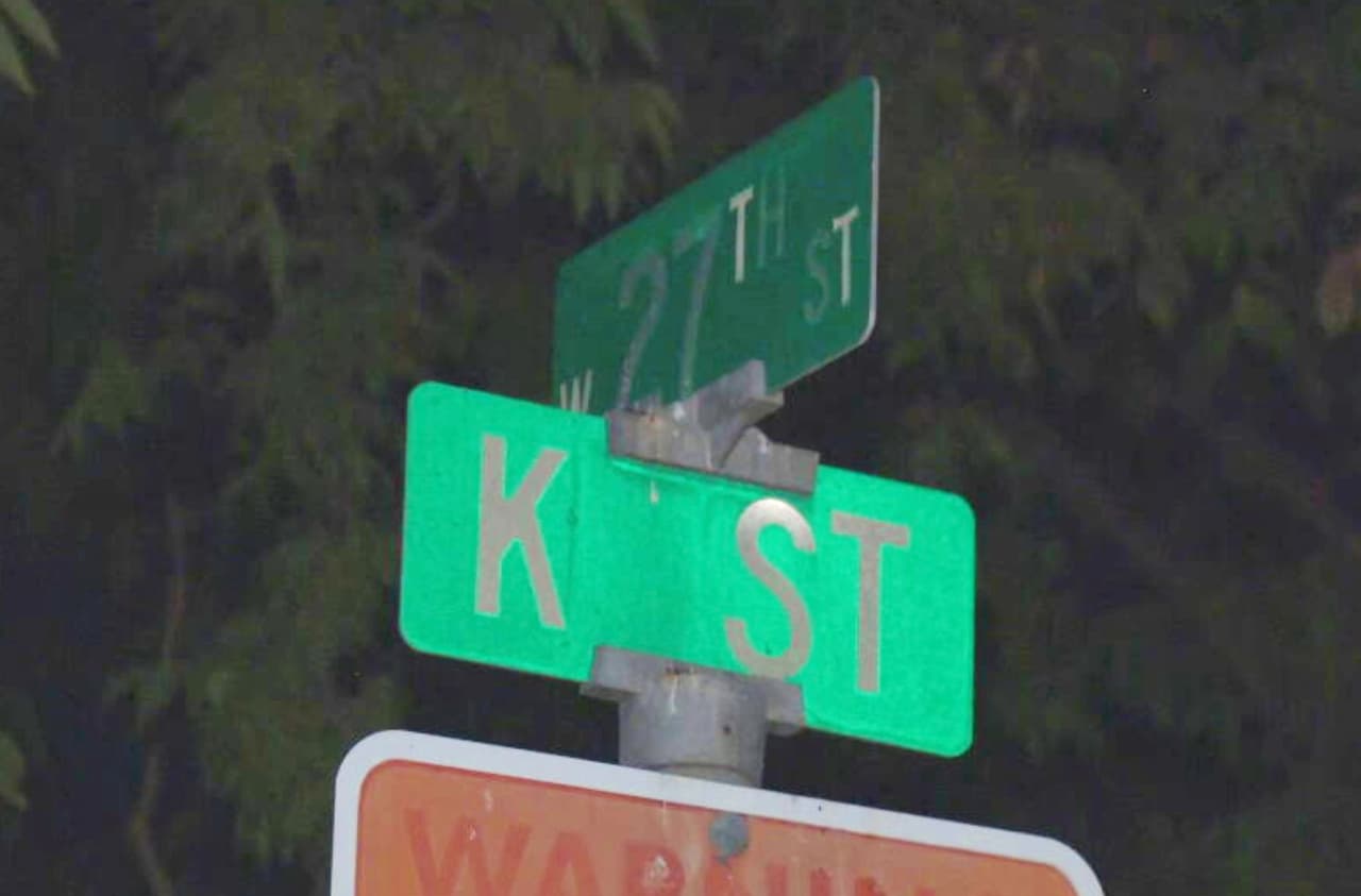 La Policía de Merced recibió una llamada del CHP a las 8:35 pm reportando que la menor había sido visto en una gasolinera de la ciudad de Chowchilla.