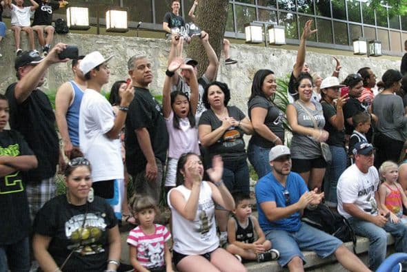 Photos: Spurs Championship Parade 2014 Barges
