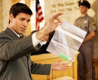 Policía del Clima. Los países han tomado diferentes medidas para evitar los daños en la tierra por el cambio climático, en India fue exitosa la técnica para generar lluvias artificialmente. Ahora como consecuencia, deberán existir representantes de la ley que implementen normas internacionales y hagan que se respeten. El planeta estará en las manos de los próximos defensores del medio ambiente. Fecha prevista: 2020 Posibles estudios: ingeniería medioambiental, meteorología.