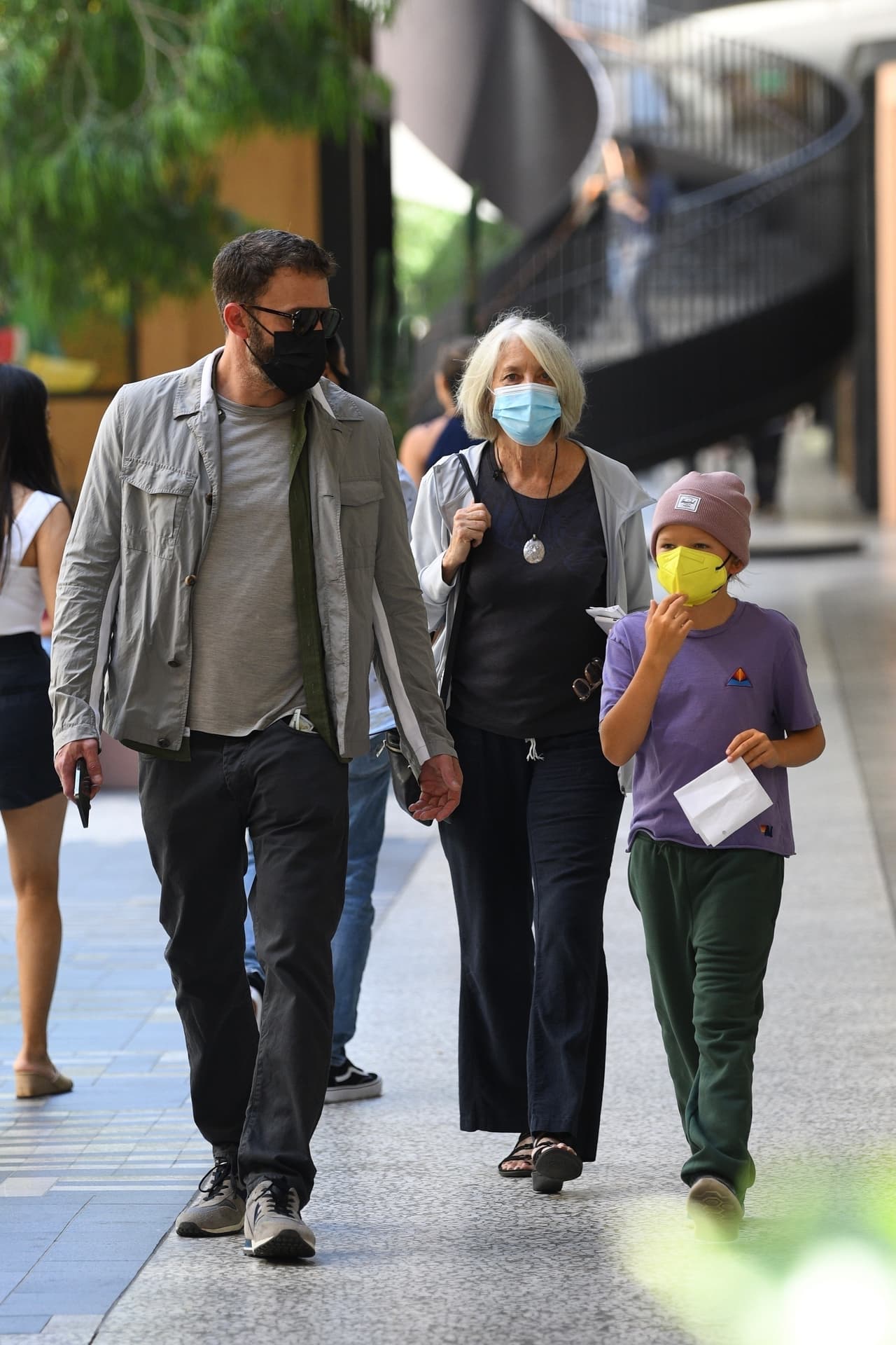 Durante sus vacaciones por el Meditárreneo, 
<b><a href="https://www.univision.com/famosos/ben-affleck-jlo-45-mil-dolares-joyas-cumpleanos" target="_blank">le obsequió 45 mil dólares en joyas</a></b> con motivo de su cumpleaños 52. 
<br>