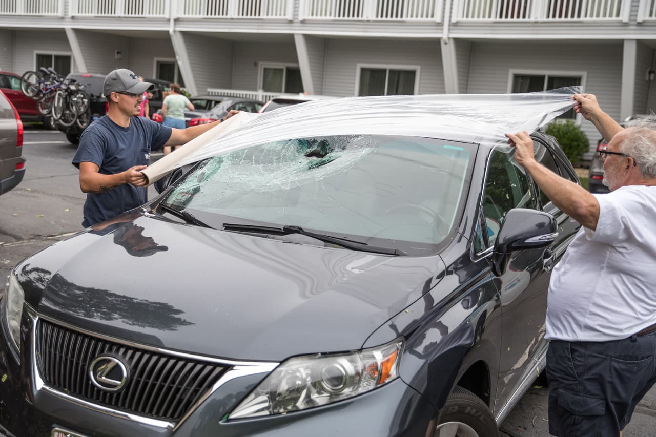 Encuentra recomendaciones sobre qué hacer antes y durante un tornado, 
<b><a href="https://www.cdc.gov/es/disasters/tornadoes/during.html" target="_blank">aquí.</a></b>