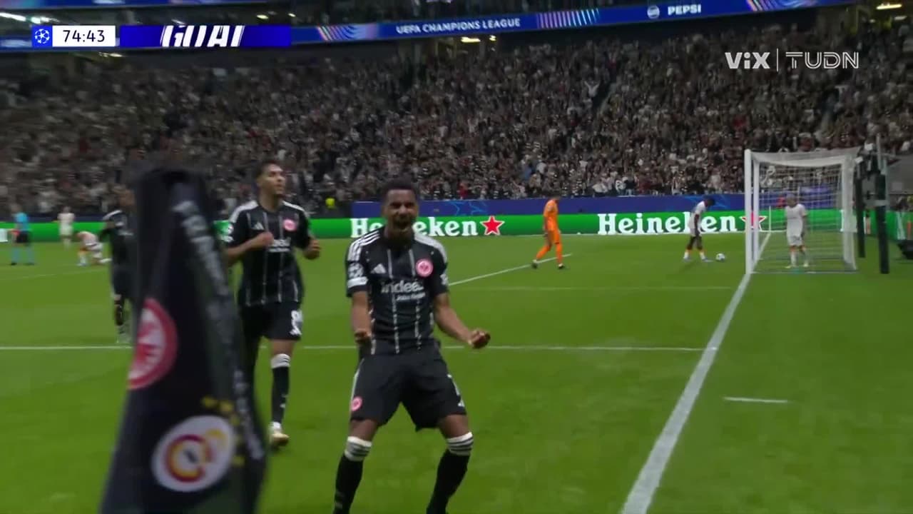 ¡Falla de kinder! Sara pierde balón y Knauff hace el gol