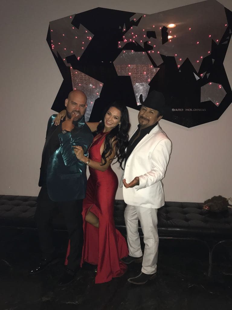 Raúl Molinar, Carla Medrano y Andres Maldonado se robaron el show durante la ceremonia del Balón de Oro en la ciudad de Los Ángeles.