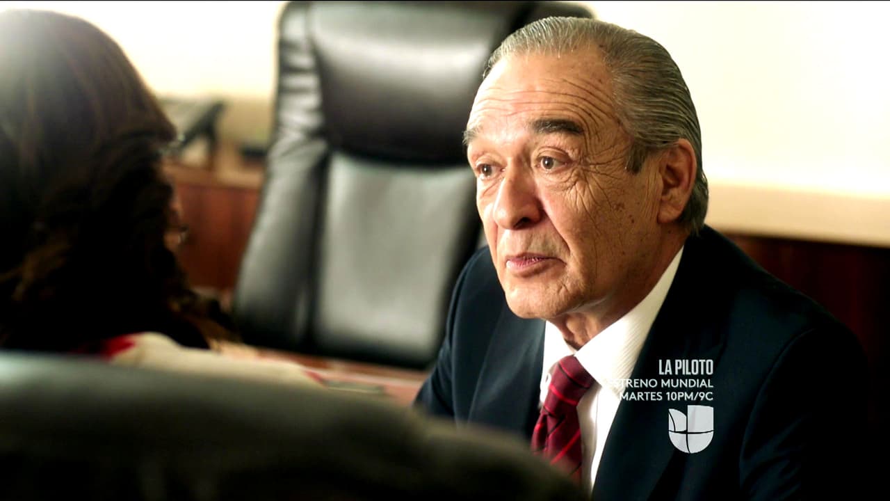 El abogado le informó a Jenni que realizó las investigaciones para el acuerdo prenupcial y descubrió que Esteban tiene un hijo.