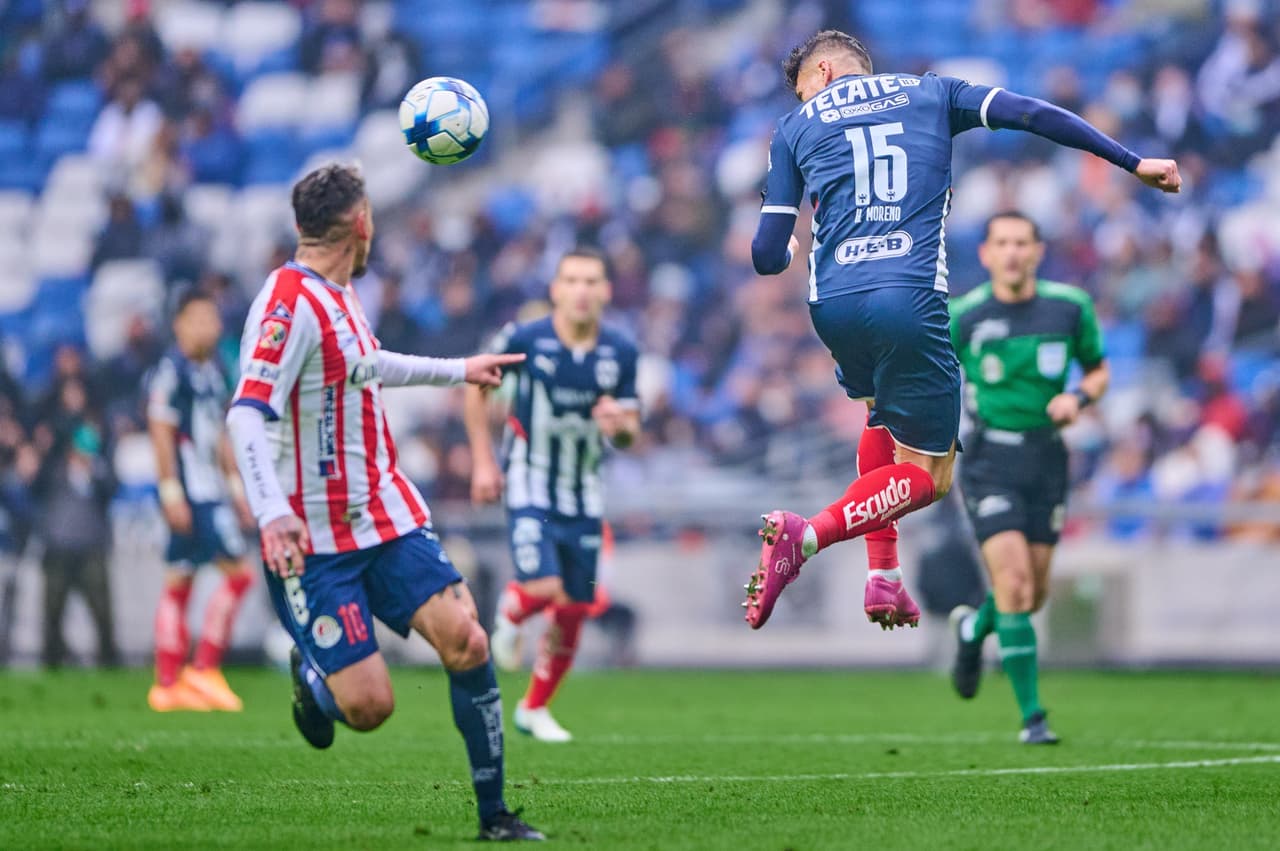 Monterrey controla el partido durante casi los 90 minutos, pero su delantera no es nada contundente y terminan cayendo 0-2 en el 'Giagnte de Acero'.
