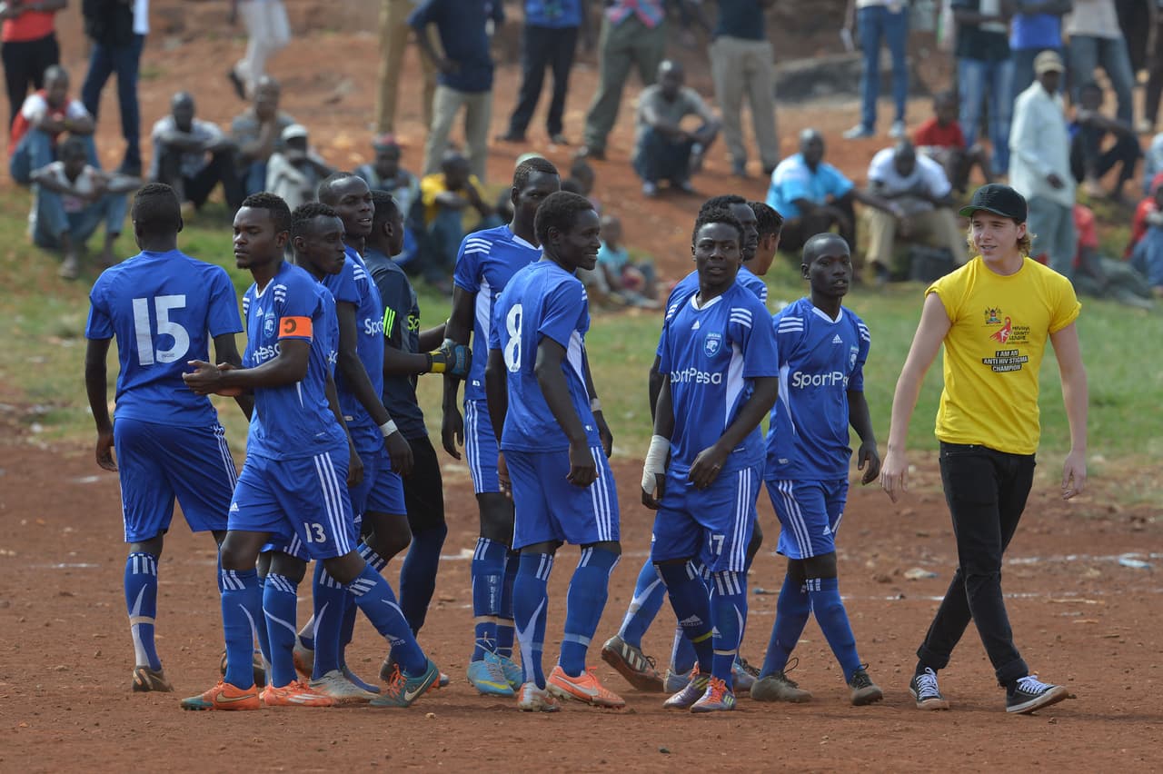 La visita fue coordinada por el ministro de salud de Kenia junto a los famosos Beckham.