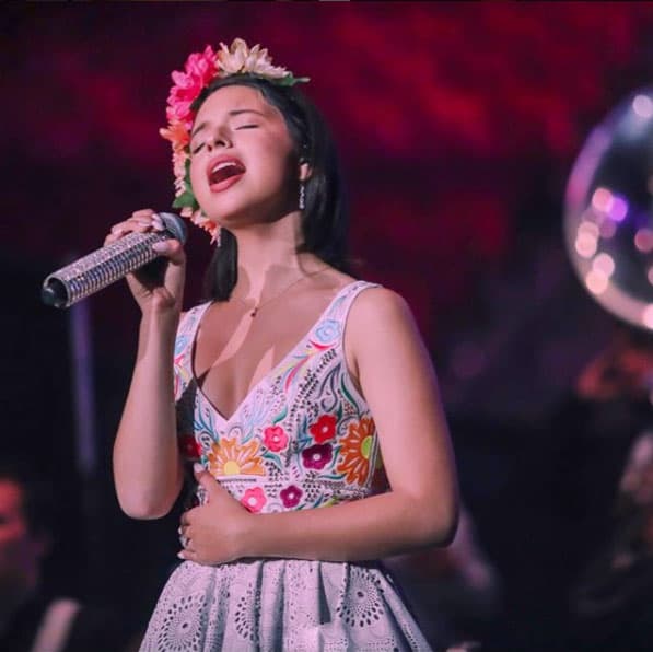 Es el propio Pepe quien se ha convertido en su representante artístico, por eso participan en algunos de sus shows.