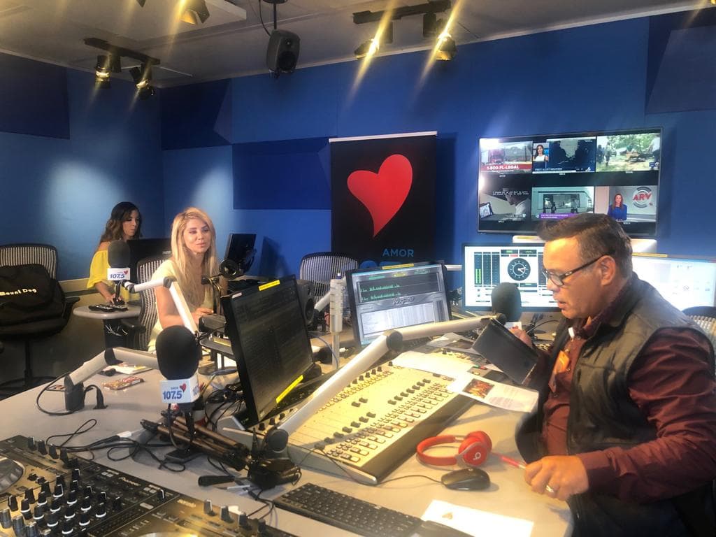 El robo, que parecía insólito para muchos en Miami, fue comentado en el programa de radio de José Antonio Álvarez y Roxana García. Posteriormente se les ocurrió pedirle a la audiencia de 107.5 Amor que donaran unas gallinas para Lisette.