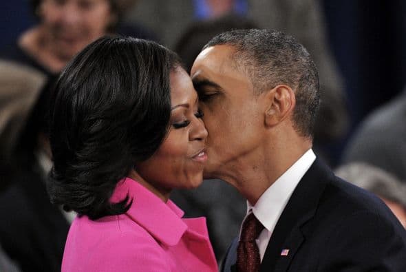 Su popularidad supera por 13 puntos la de su esposo, con un récord de 69% opiniones a su favor, según un sondeo de The Washington Post/ABC realizado entre el 4 y 7 de octubre.