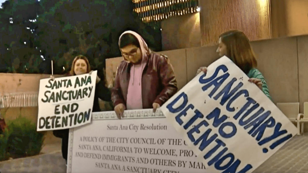 Activistas a favor de que Santa Ana se convirtiera en "ciudad santuario".