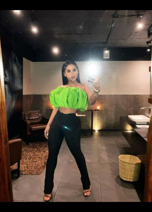 Según su relato, el exesposo de la difunta Jenni Rivera le escribió que "
<b>le parecía muy guapa </b>y otras cosas más": "Poco a poco fue creciendo nuestra amistad".
<br>