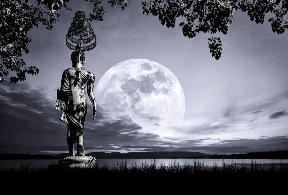 Este fin de semana, más de 230 millones de budistas de todo el mundo celebrarán uno de los días del año más sagrados del budismo. ¿Por qué es tan importante?