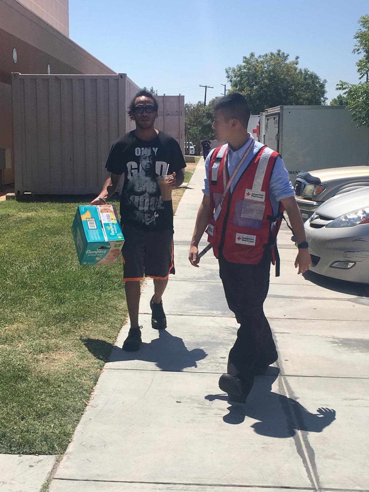 Ellos son voluntarios del sector que se encuentran colaborando con los afectados