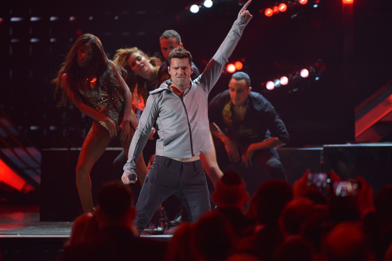 Ricky enamoró con sus sensuales bailes.