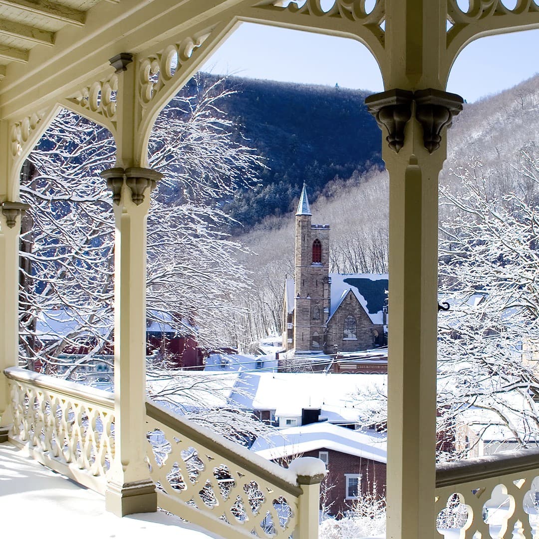 <b><a href="https://www.facebook.com/events/3337887113146277/3337887126479609/">30th Annual Jim Thorpe WinterFest (17 de febrero)</a></b>. Las festividades de este año incluyen luminarias, esculturas de hielo, el paseo de la taza con pasaporte de compras, música y más.