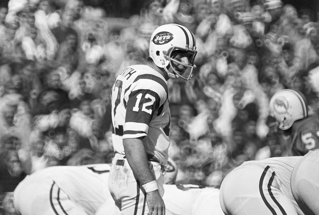10. Joe Namath, New York Jets | Jugó como titular el Super Bowl III a los 25 años, 226 días. Completó 17 de 28 envíos para 206 yardas. Jets 16-7 Colts.