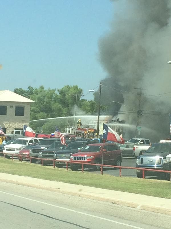 Se registra incendio cerca de la Autopista Interestatal 35