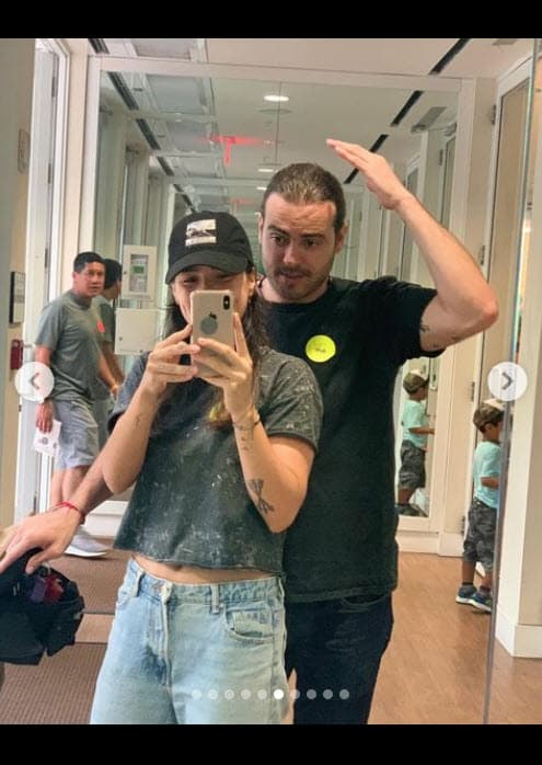 Sin embargo, en semanas recientes no es la única situación que ha enfrentado de manera pública. A la par de la aparente separación de Pablo Lyle, la ahiora 'influncer' de 33 años ha estado en el ojo del huracán luego de que la revista TVNotas publicara que mantiene presuntamente una relación sentimental
<b>con el exfutbolista Marc Crosas. </b>
<br>