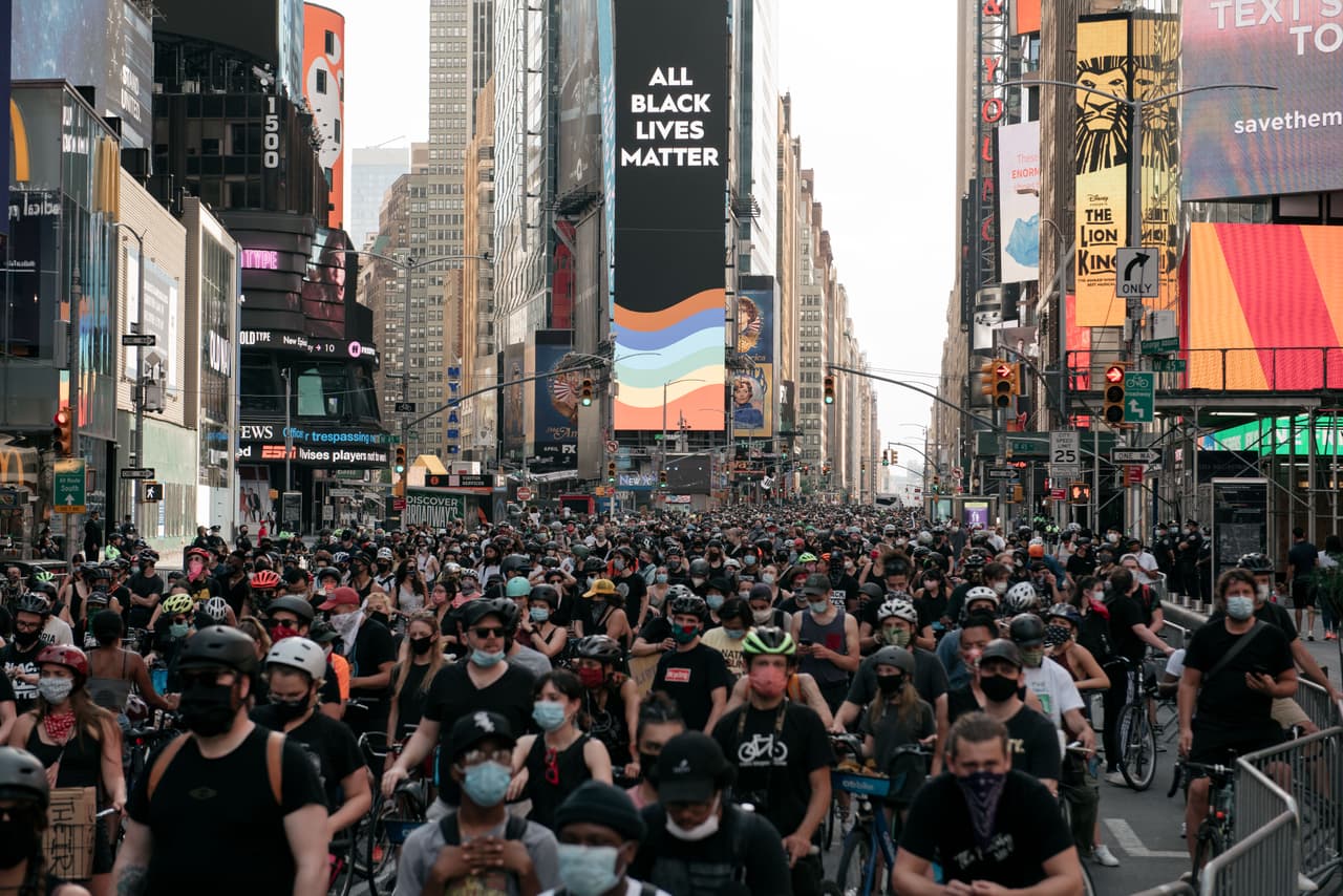 Nueva York no reporta aumento de casos de coronavirus tras multitudinarias protestas por la muerte de George Floyd