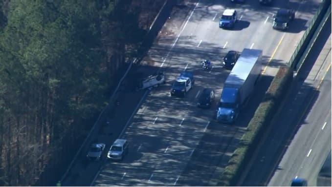 Un muerto deja accidente en la Interestatal 440, cerca de North Hills, el tráfico es desviado hacia Glenwood Avenue 