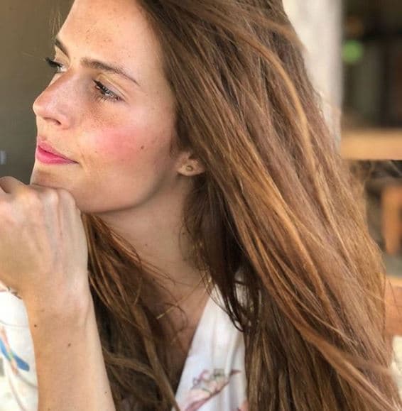 Claudia también se mostró sorprendida porque pensaba que la había contratado en un lugar seguro: "Viene de agencia la desgraciada, no se confíen de las chavas de agencia".
<br>