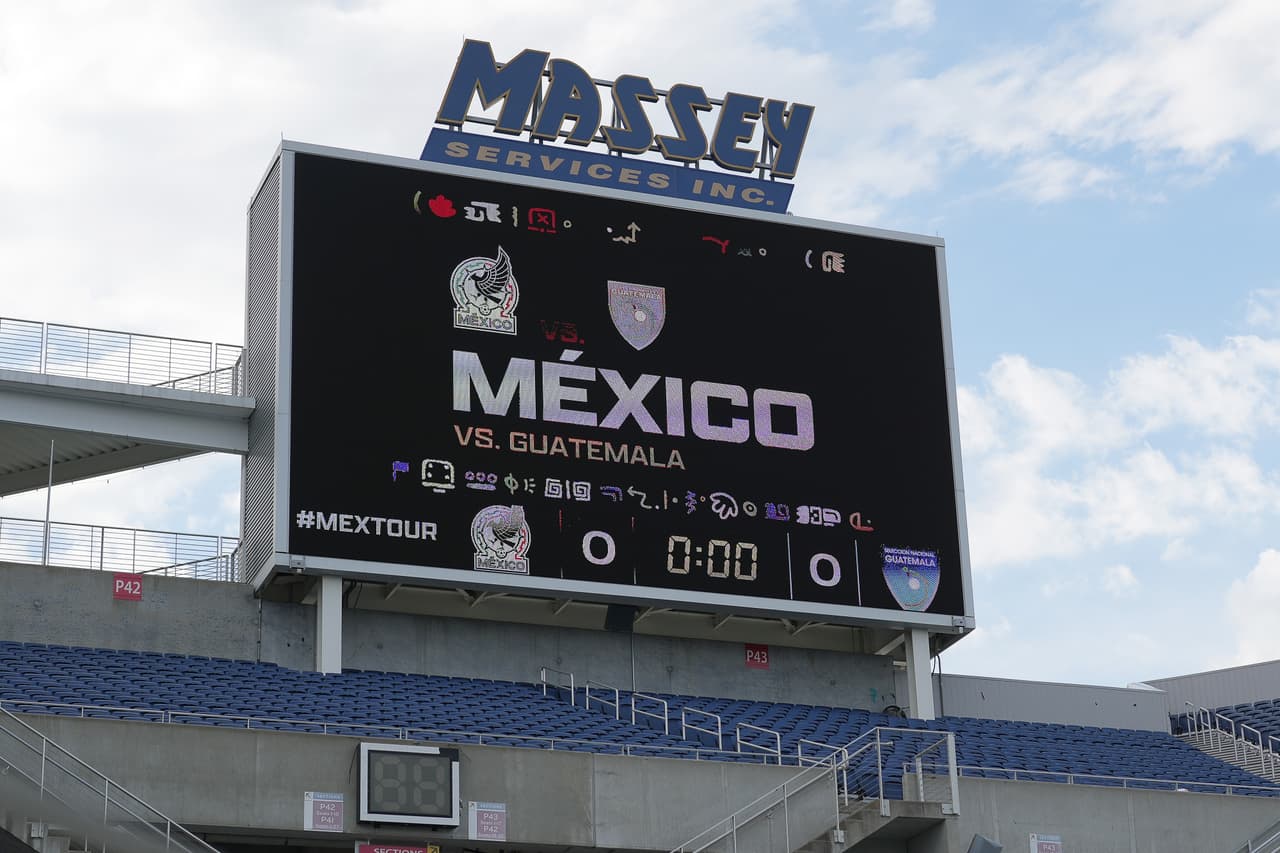 Con un equipo de jugadores jóvenes como Carlos Acevedo, Marcelo Flores o Luis Chávez, el Tricolor tuvo un pobre desempeño ante Guatemala.