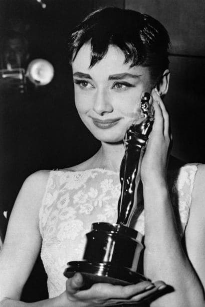 Se forjó una carrera cinematográfica en Gran Bretaña antes de acudir a Broadway, lugar que la llevaría a conquistar la meca del cine, Hollywood.