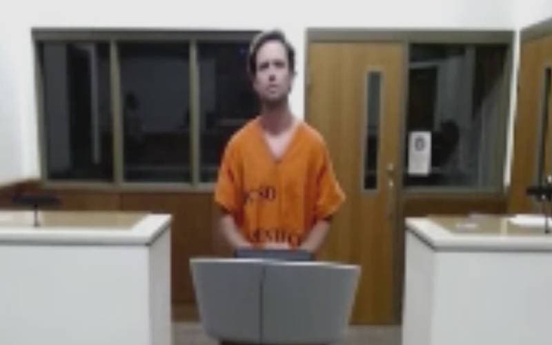 Sin embargo, según documentos de la corte, aunque el inquilino
<b>Wyatt Ford sabía que un jardinero había sido contratado</b>, lo confudió con un maleante y le disparó.