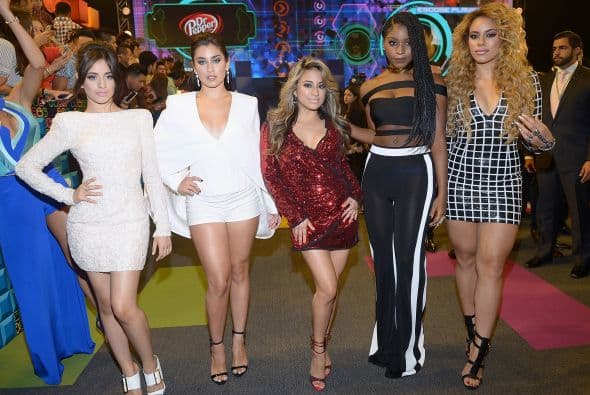 Las chicas de Fifth Harmony marcaron huella en el escenario de Premios Juventud. Ally, Normani, Dinah Jane, Camila y Lauren were simply A-MA-ZING.