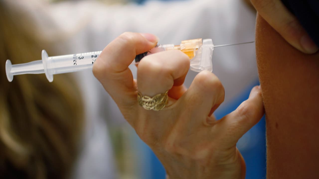 ¿Vacunar o no a mis hijos?: debaten padres en Dallas, tras la aprobación de las dosis anticovid-19 de Pfizer en niños de 5 a 11 años 