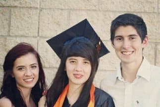 Lucero Alcaraz, en el centro. (Cortesía: María Leticia Alcaraz / Facebook)