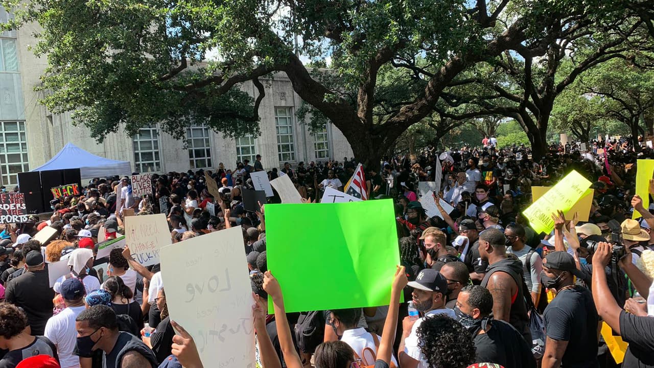 El afroamericano, de 46 años, tuvo un incidente con la policía de Minneapolis.