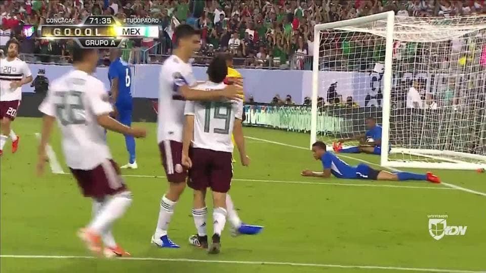 ¡GOOOL! Fernando Navarro anota para Mexico