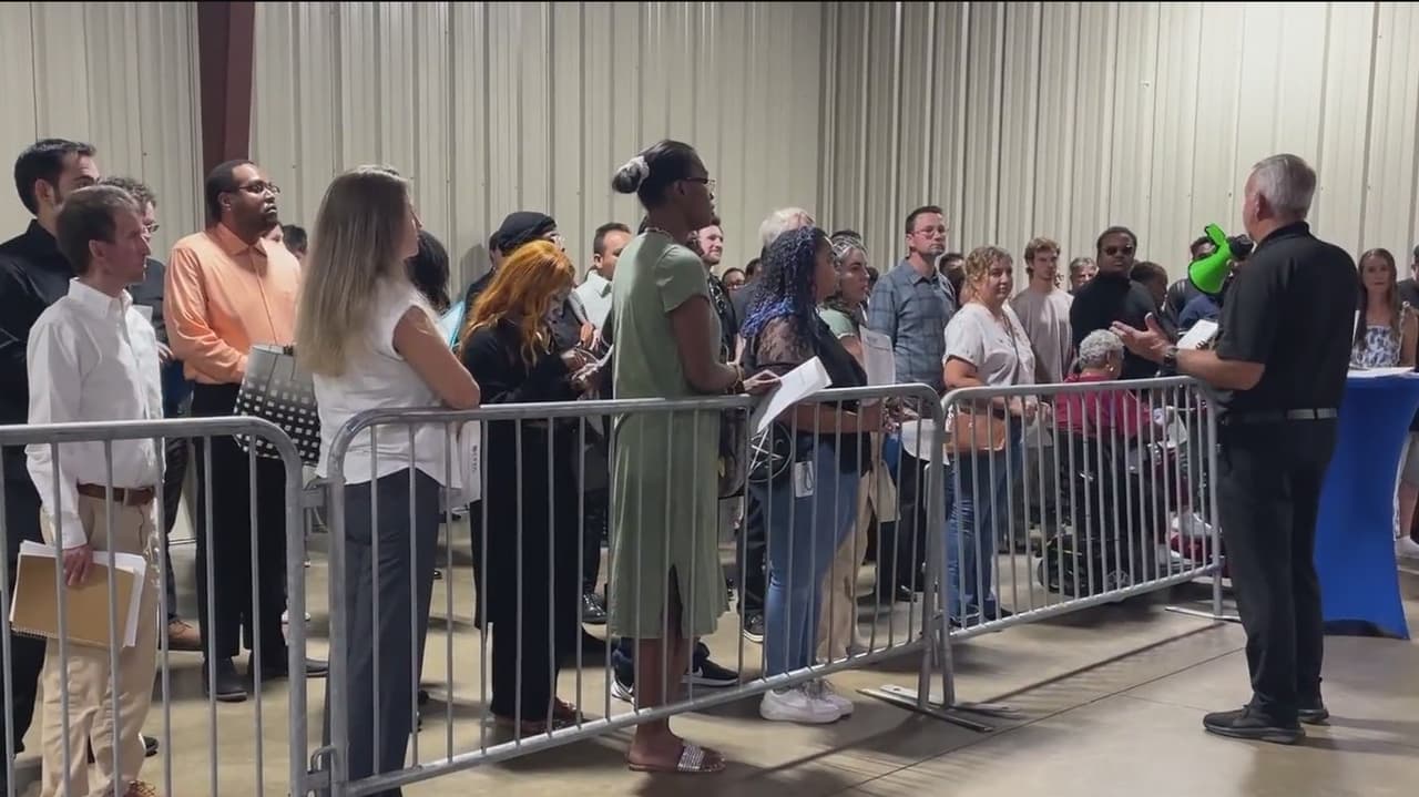 Más de 70 empresas ofrecen empleo en feria laboral masiva en Florida Central
