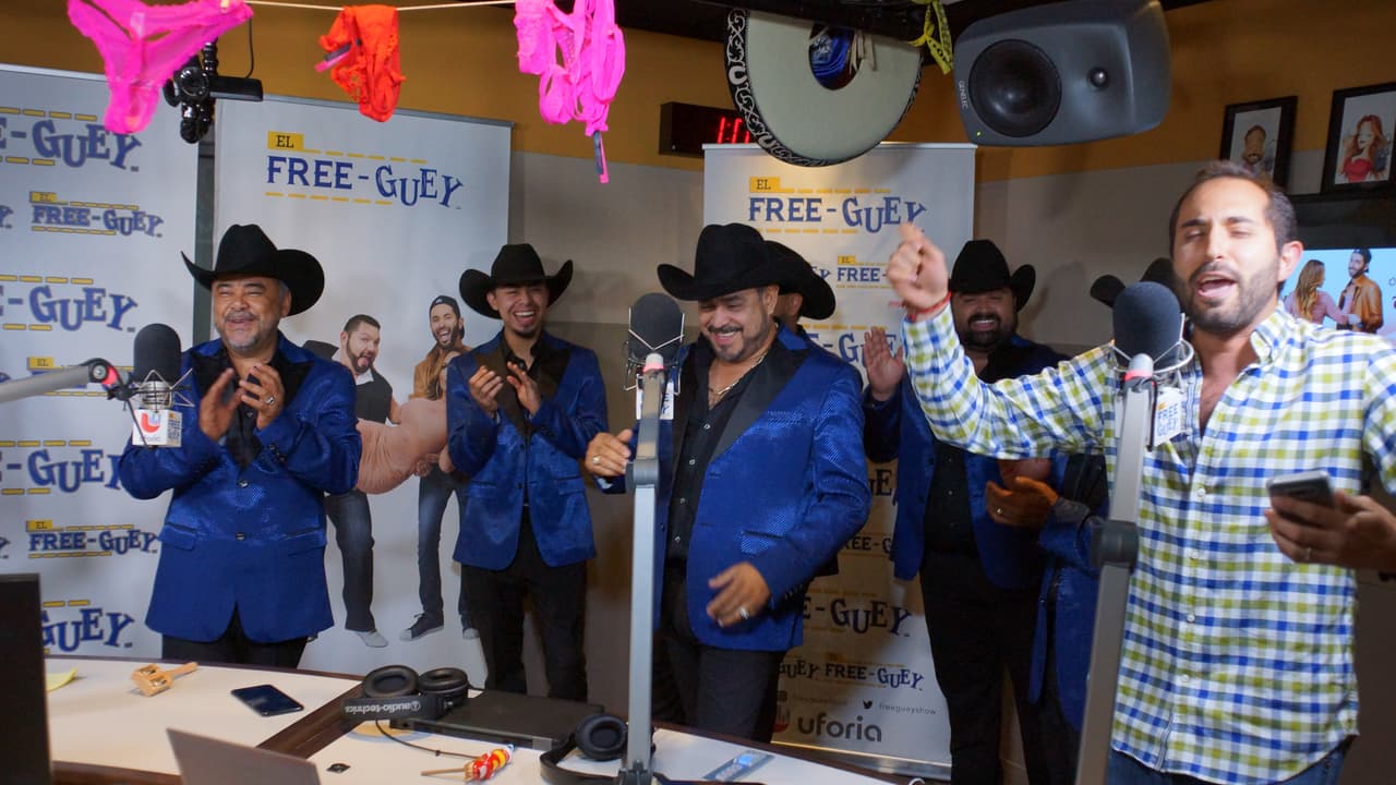 Los tres locutores se la pasaron 🎶 "fine, fine, fine, very good, very good, very good, very, very, very, very good" 🎶 con Los Rieleros de Norte.