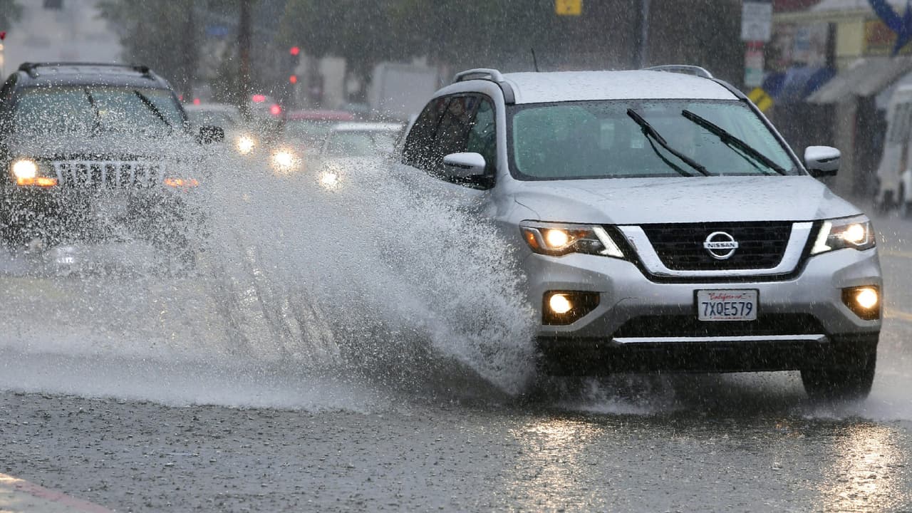 Precauciones que debes tener al conducir ante las tormentas registradas en el sur de California