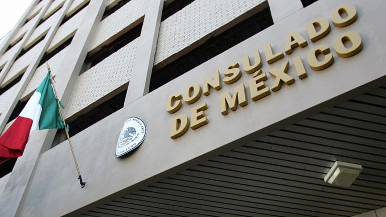 El 1gobierno de México anunció varios cambios en el programa de menaje a casa que busca ayudar a los connacionales a regresar al país, ya sea porque fueron deportados a repatriados. María Elena Orantes, cónsul general de México en Houston, explicó cuáles son los dos requisitos actuales y cómo se puede tramitar la solicitud.