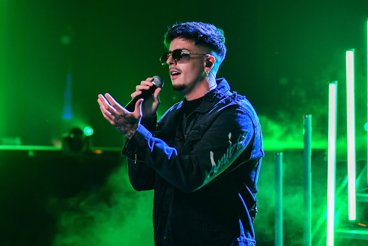 El intérprete de éxitos como 'Inédito' y 'Tóxico', quien está nominado en la categoría de La Nueva Generación Masculina, dio una muestra de cómo cautivaría al público en PJ Takeover.