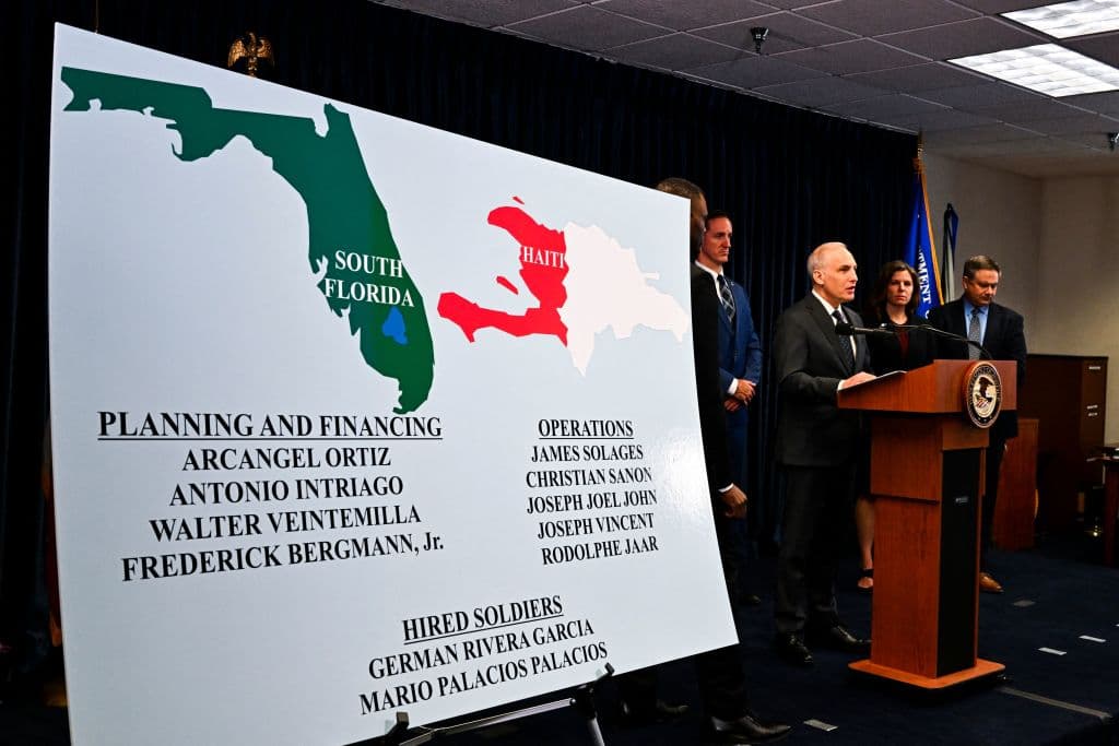 La Fiscalía Federal del Distrito Sur de Florida anunció nuevas detenciones y cargos en el asesinato del presidente haitiano Jovenel Moise, 14 de febrero de 2013. Destacó el papel de Arcangel Pretel, Antonio Intriago y Walter Veintemilla como principales planificadores de la operación.