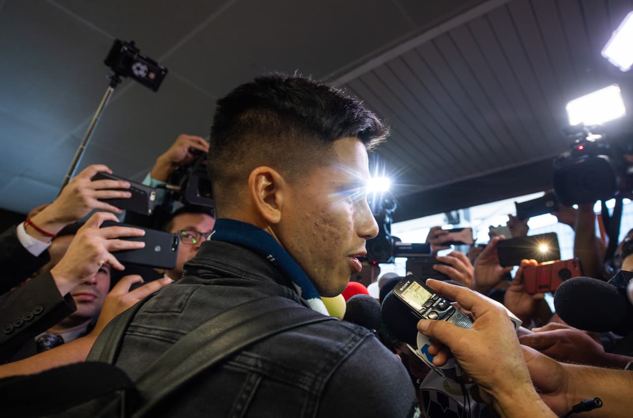 El volante debutó en 2012 con Gimnasia y Esgrima de La Plata y en su primera temporada como profesional ayudó a que su equipo ascendiera a Primera División en Argentina.