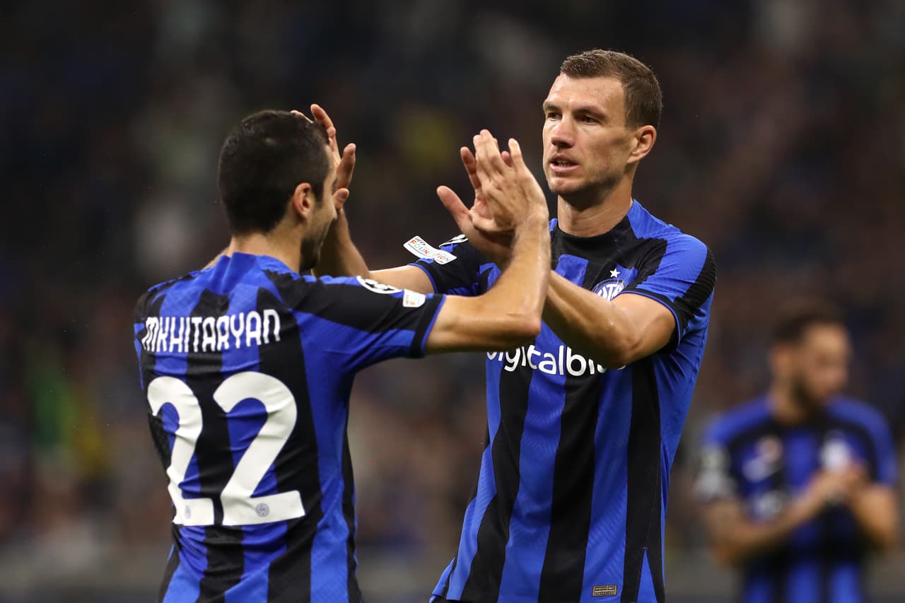 Edin Dzeko hizo doblete con Inter de Milán, que goleó al Viktoria Plzen y avanzó a los Octavos de Final de la UEFA Champions League.