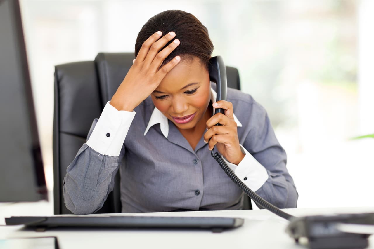 1. "No puedo" o "Es imposible". ¡Terribles palabras! Además de dar una impresión de pereza e inseguridad, pueden ser traducidas como que no te molestarás en intentarlo, aseguró Karen Russo, especialista en recursos humanos, CEO en K. Russo Consulting. Opta mejor por expresiones como: "Este programa será un desafío" o "Esto no dará los resultados necesarios".