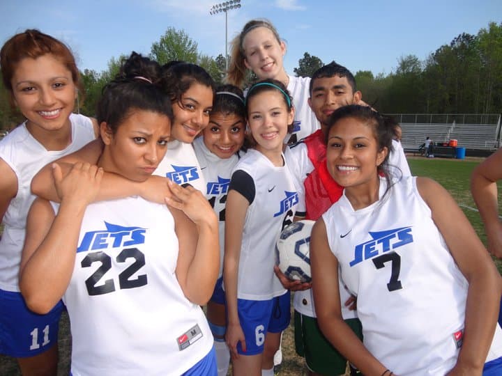 El equipo del fútbol femenino de Siler City.