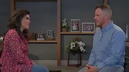 Y Francisca escuchó muy atenta cada detalle que recordaba su enamorado prometido.