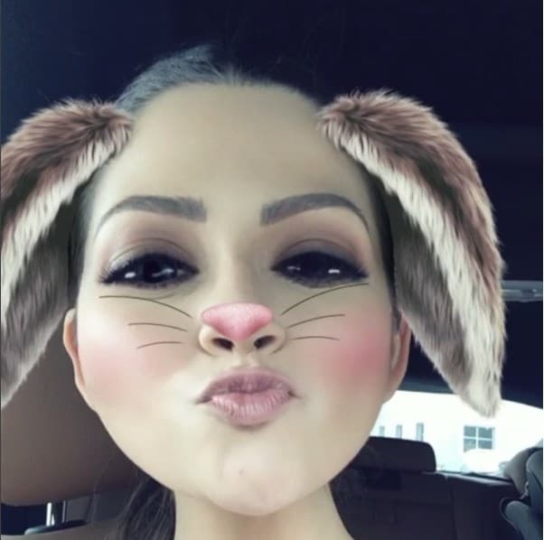 Ana Patricia nos se resistió a enviar un beso a sus seguidores con otro de los filtros de moda.