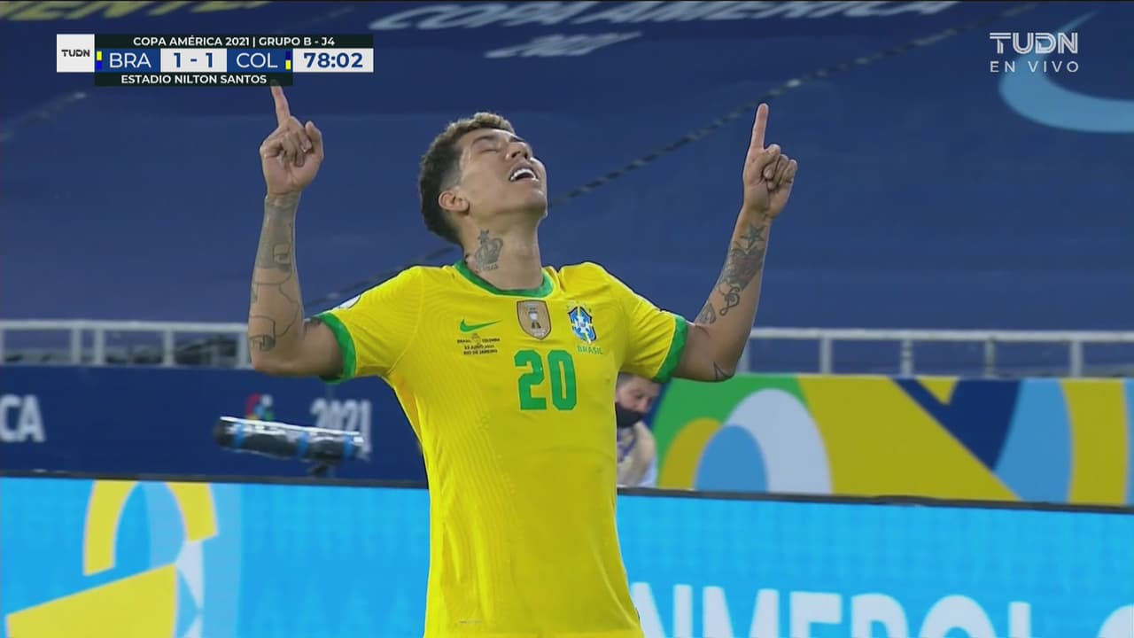 ¡Polémica! Brasil empata luego de que el balón pegara en el árbitro