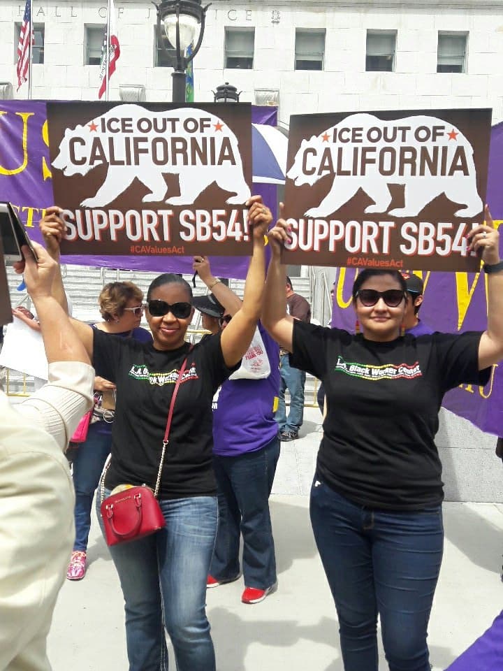 En campaña de apoyo para que California sea 'estado santuario'.