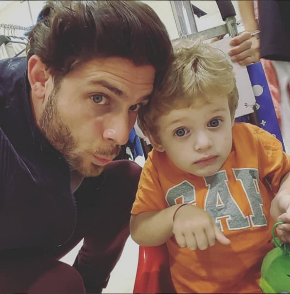 ¡Los dos tienen una cara de pillos!