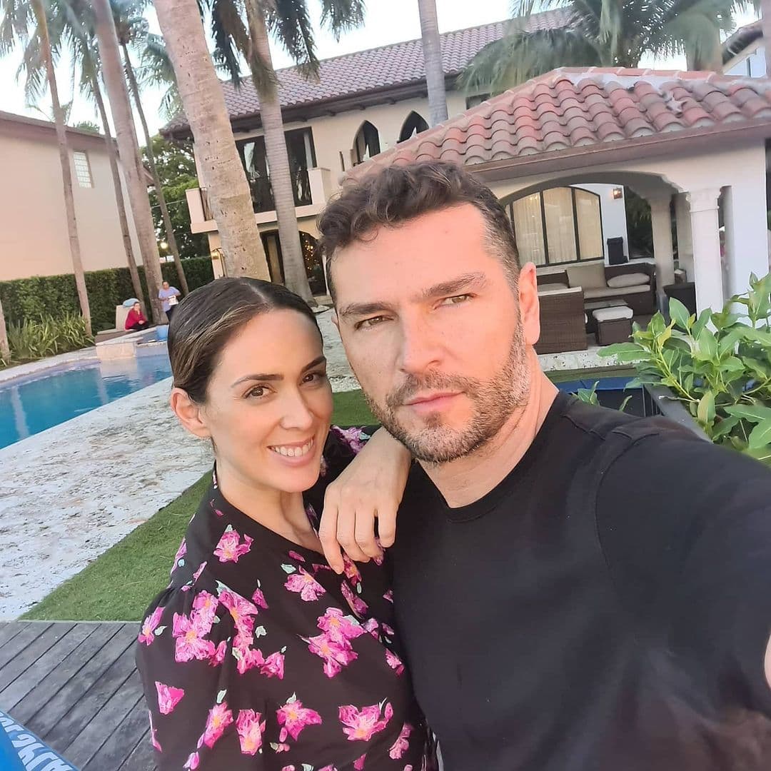 Tras sus declaraciones sus fans la bombardearon con mensajes en los que aplaudieron su estable relación.